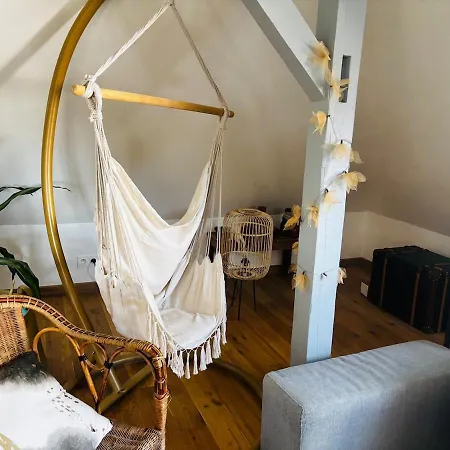 Un Petit Cocon Sous Les Toits Apartment *
